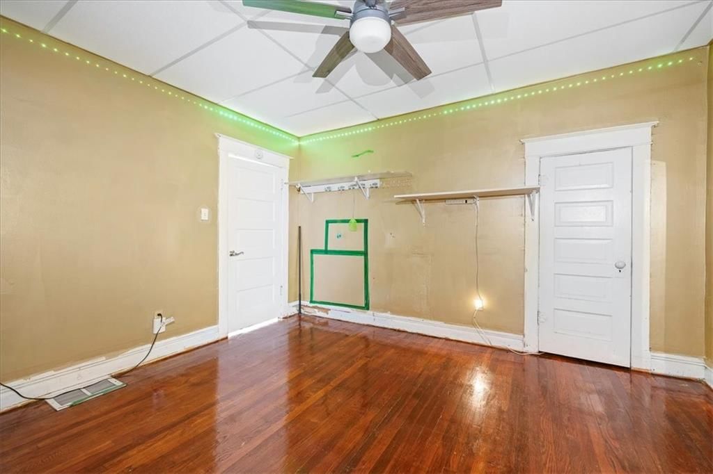 1701 W Walnut Street — photo 20
