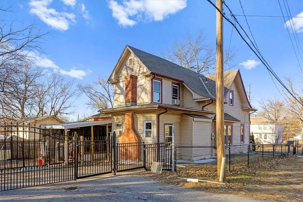 1701 W Walnut Street — photo 24