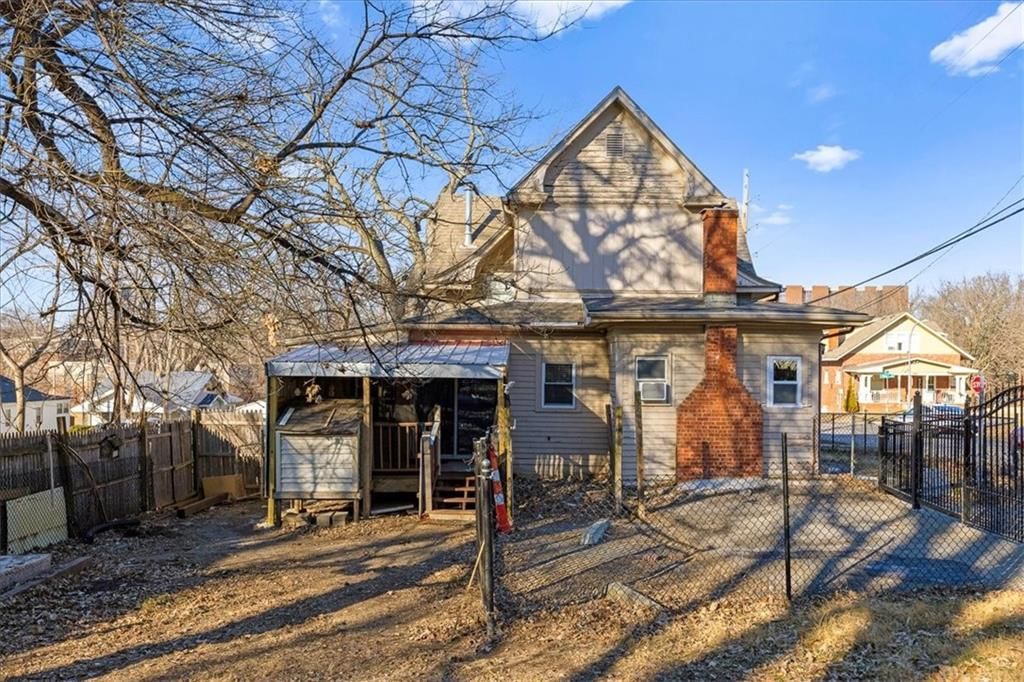 1701 W Walnut Street — photo 27