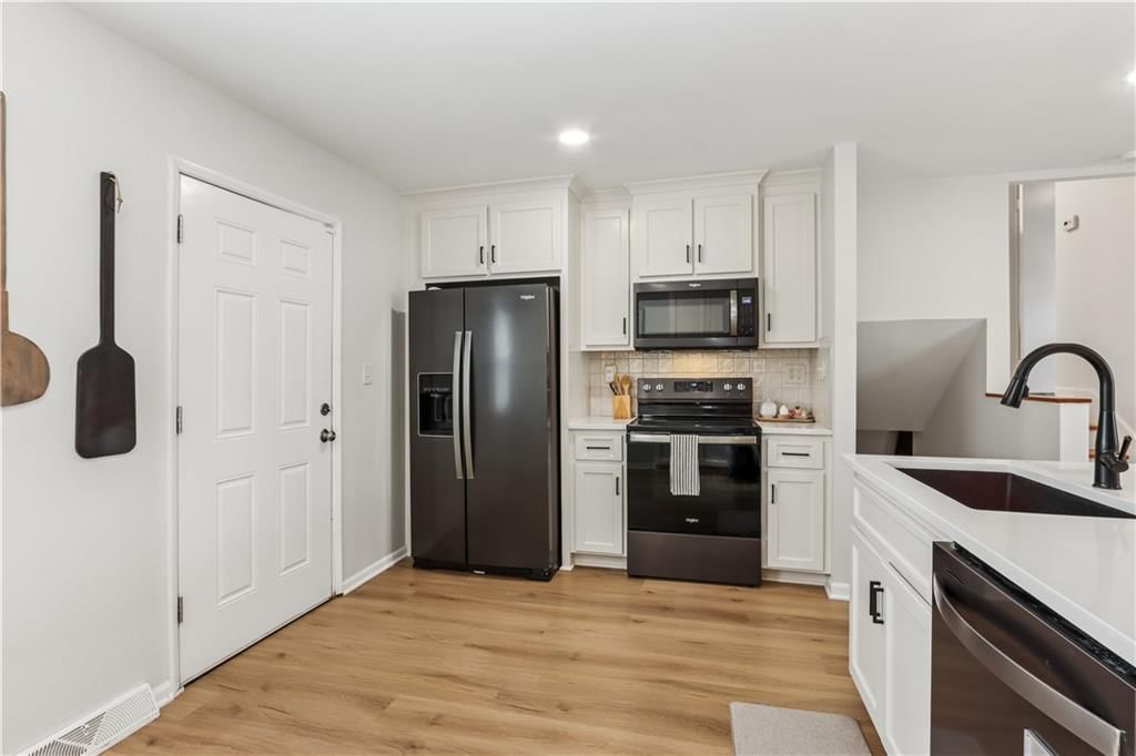 9231 W 100th Street — photo 8