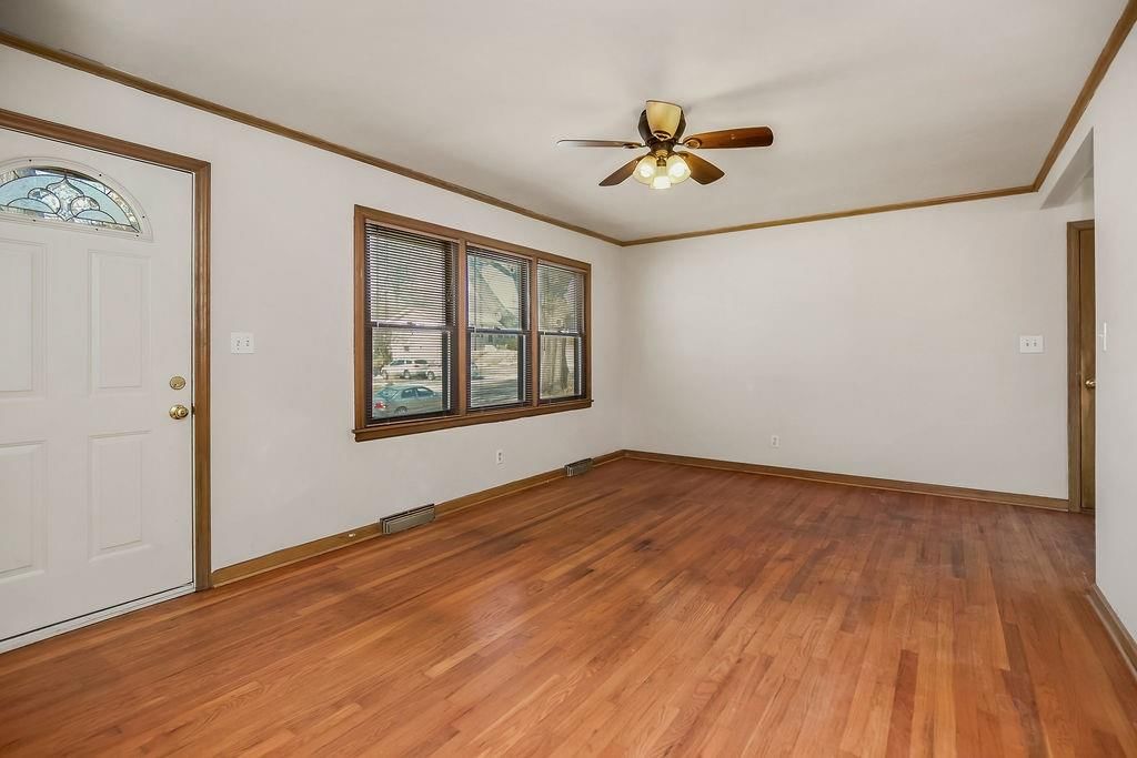 5545 N Woodland Avenue — photo 3