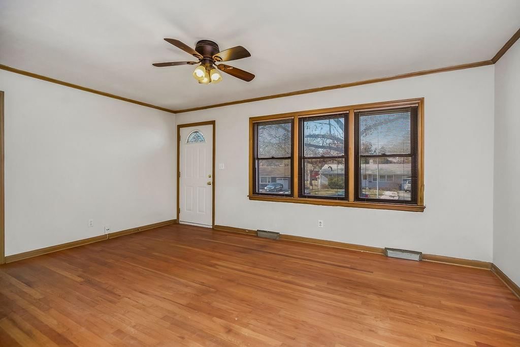 5545 N Woodland Avenue — photo 4