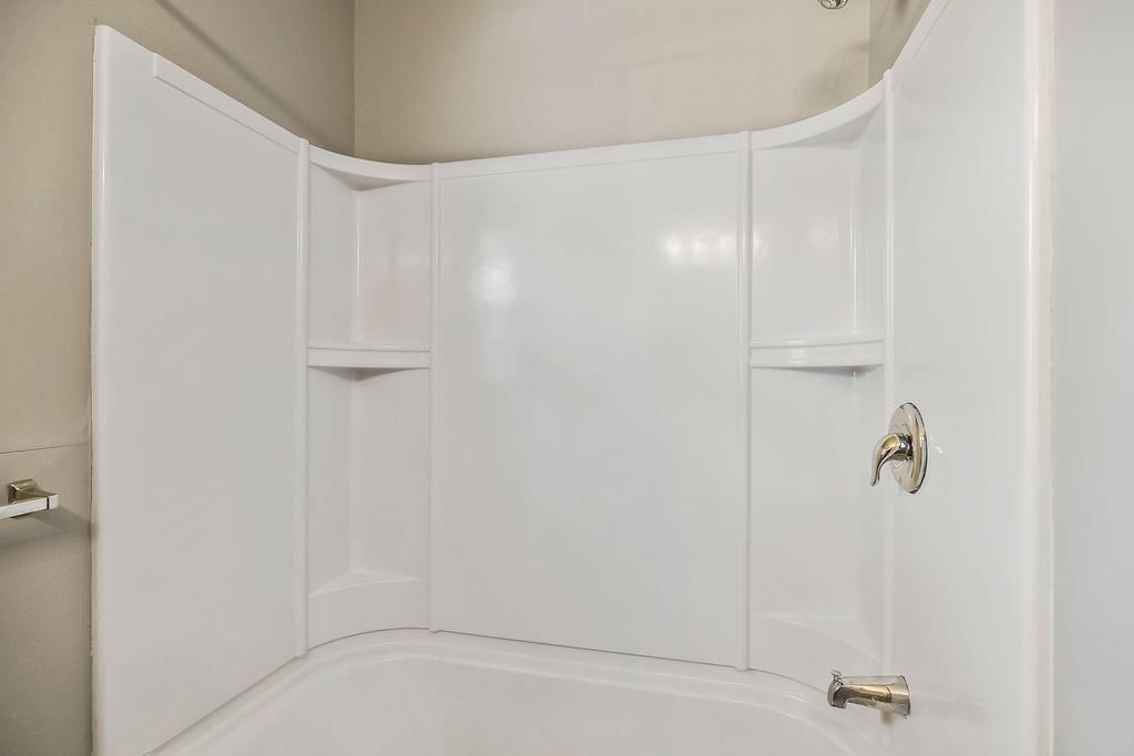 5545 N Woodland Avenue — photo 13
