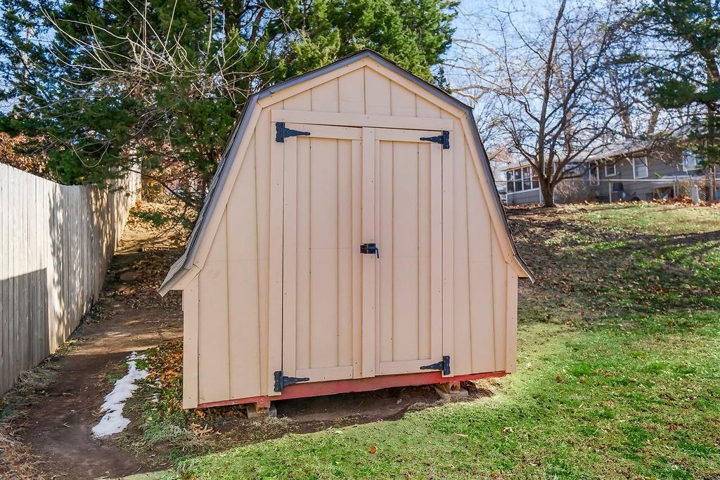 5545 N Woodland Avenue — photo 30