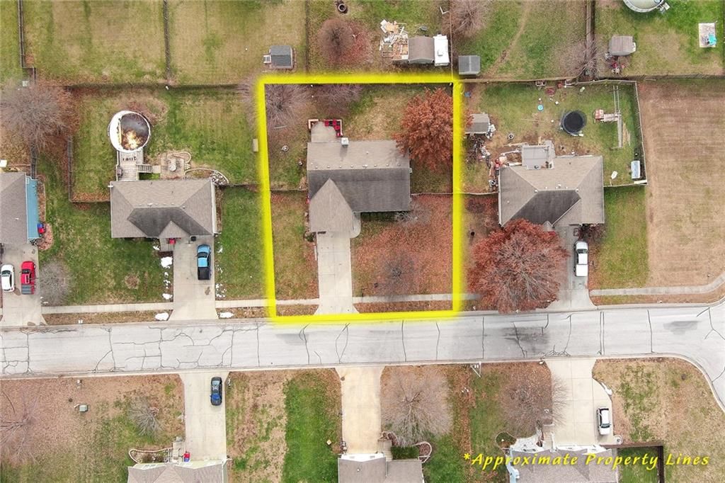 15609 Pebble Drive — photo 2