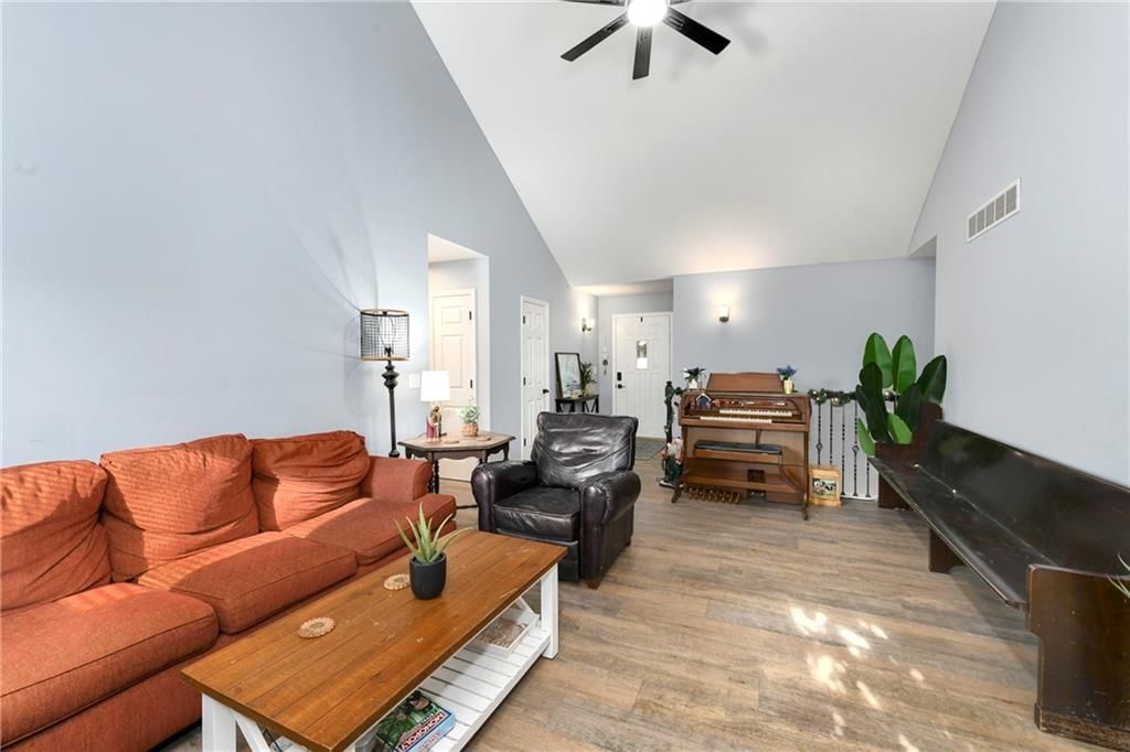 15609 Pebble Drive — photo 7
