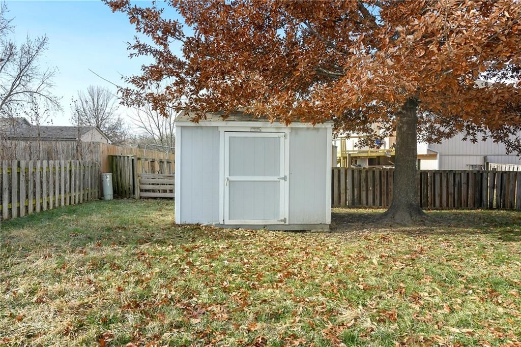 15609 Pebble Drive — photo 34