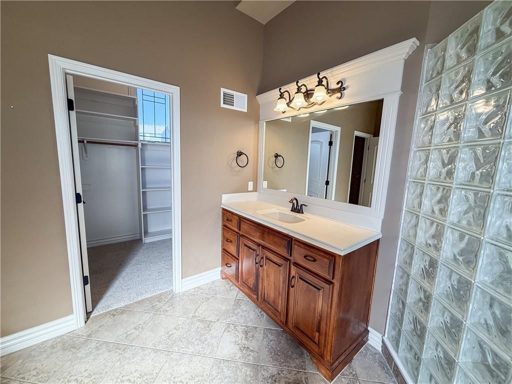 1427 Young Circle — photo 32