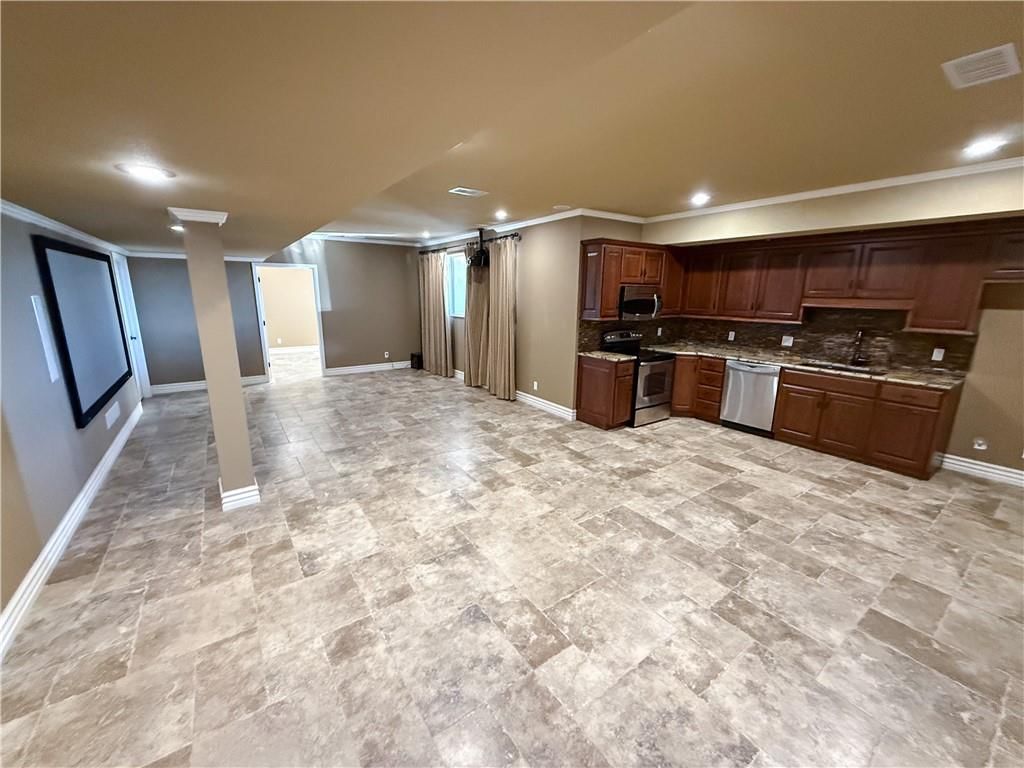 1427 Young Circle — photo 50