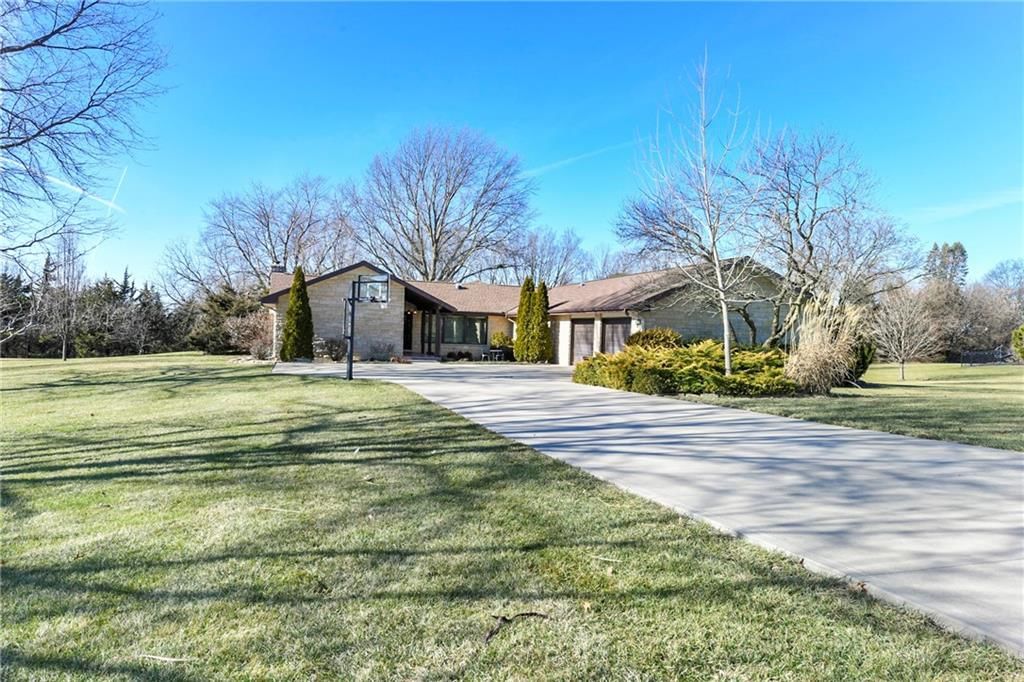 1800 Pine Ridge Drive — photo 4