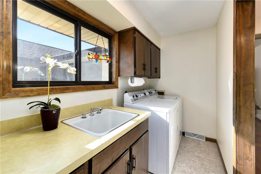 1800 Pine Ridge Drive — photo 32