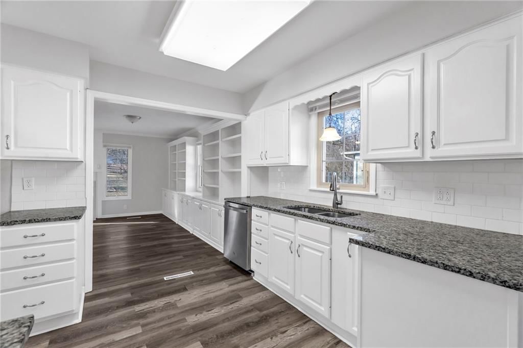 3412 S Emery Street — photo 8