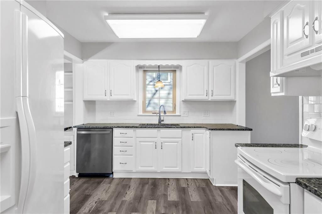 3412 S Emery Street — photo 10