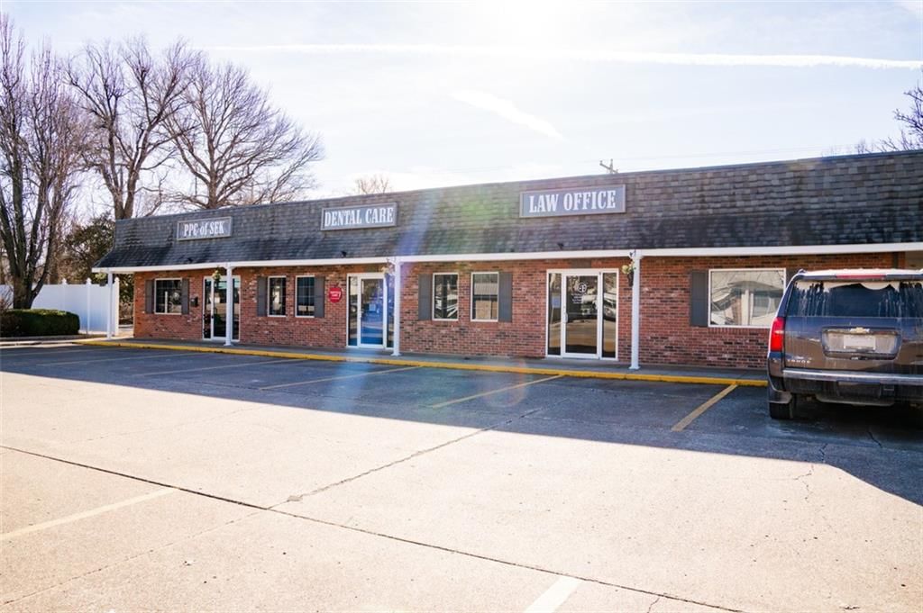 2324 Main Street, Parsons, KS
