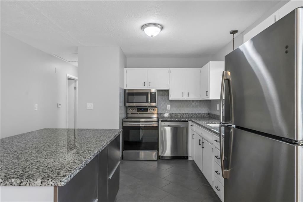 104 NW Walnut Street — photo 11