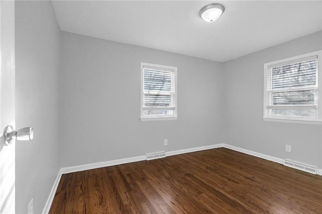 104 NW Walnut Street — photo 20