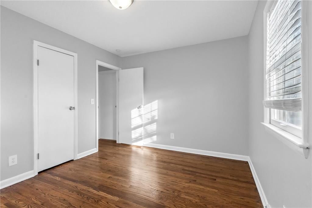 104 NW Walnut Street — photo 21