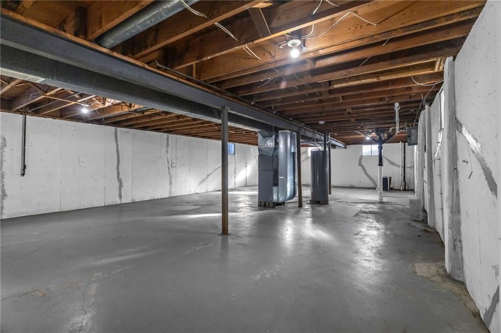 104 NW Walnut Street — photo 23