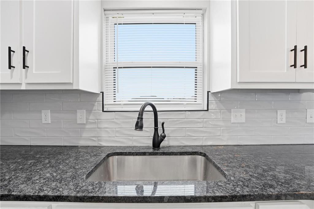 507 SW Meadowood Drive — photo 13