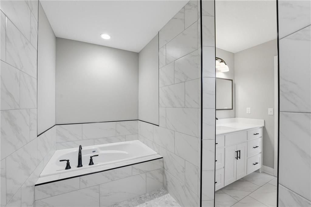 507 SW Meadowood Drive — photo 18