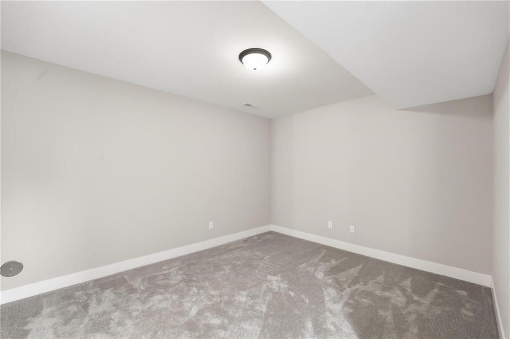 507 SW Meadowood Drive — photo 23