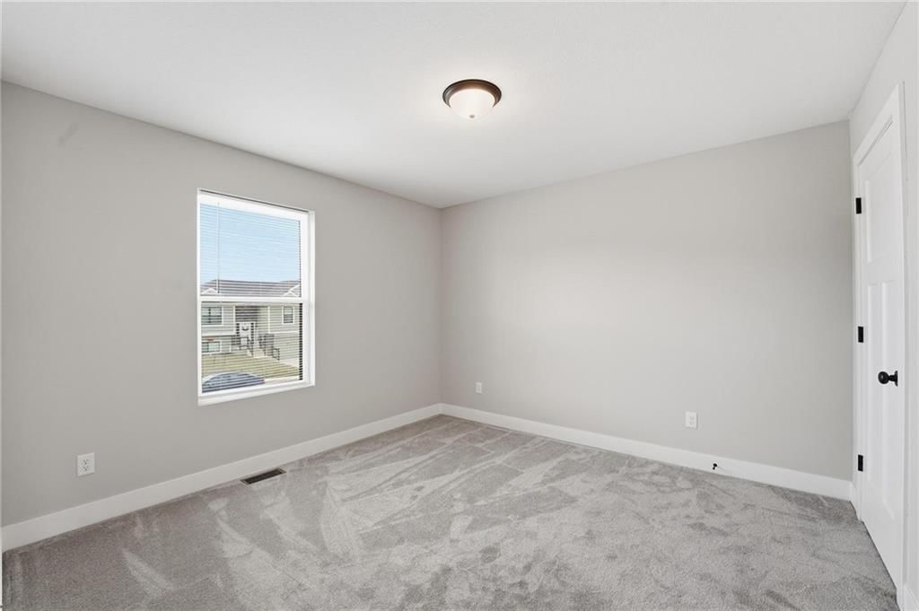 507 SW Meadowood Drive — photo 31