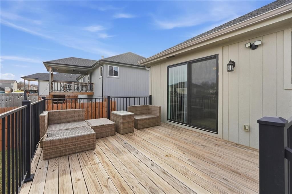 507 SW Meadowood Drive — photo 34