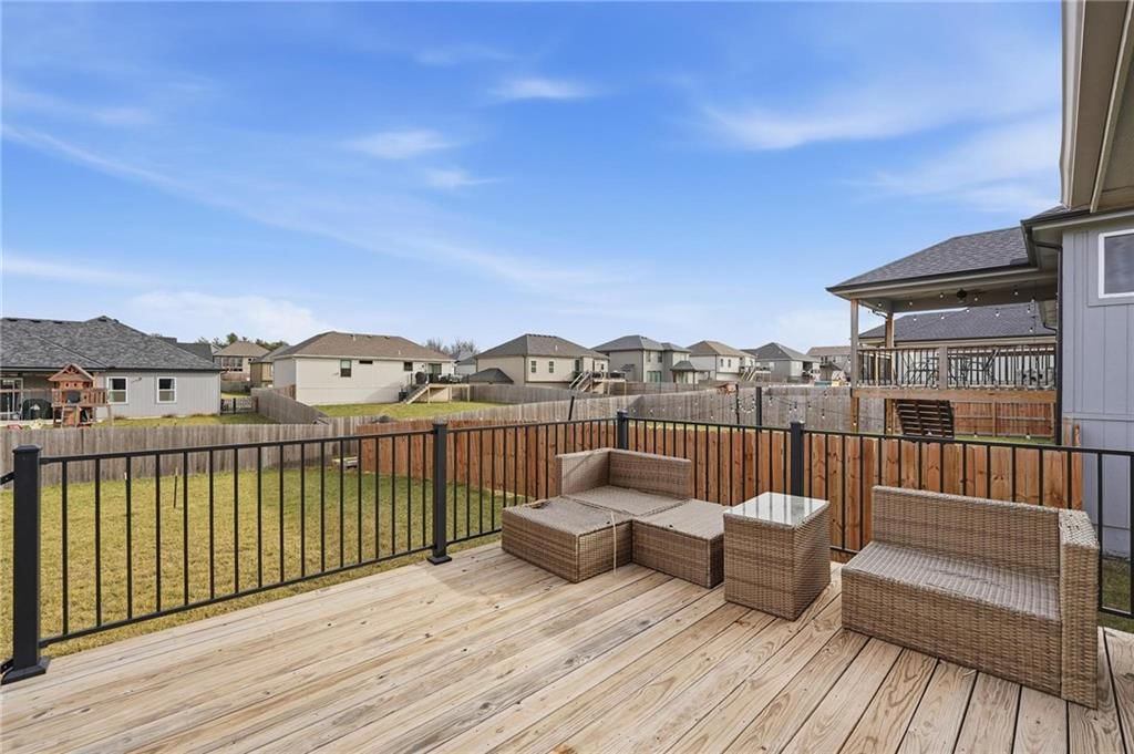 507 SW Meadowood Drive — photo 35