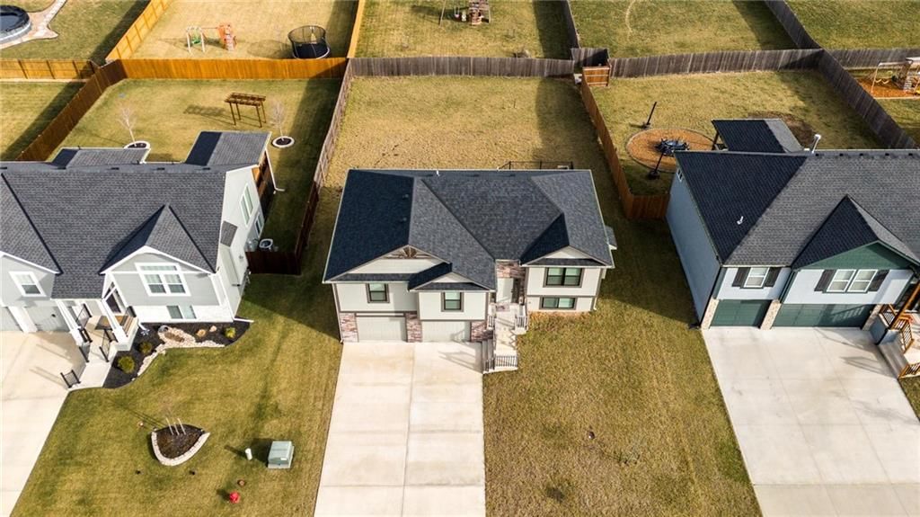 507 SW Meadowood Drive — photo 44