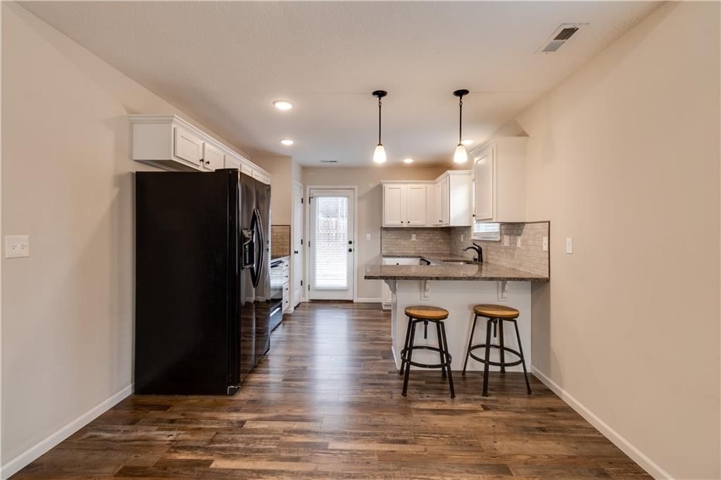 902 W 30th Street — photo 8