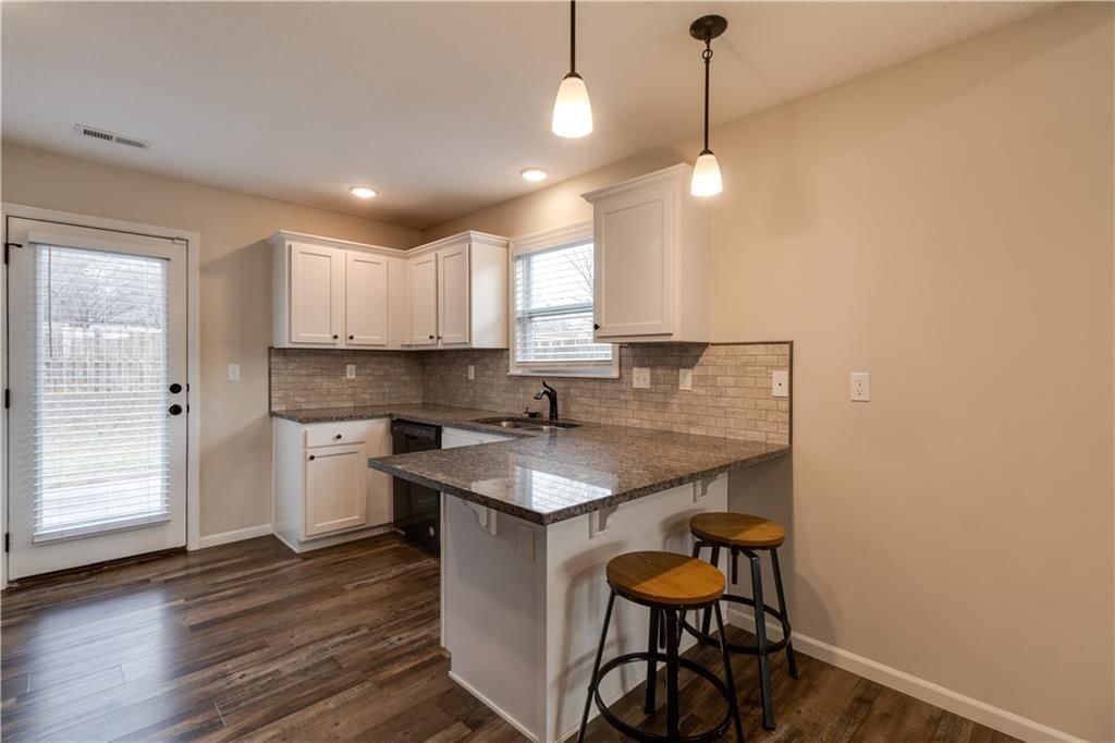 902 W 30th Street — photo 11