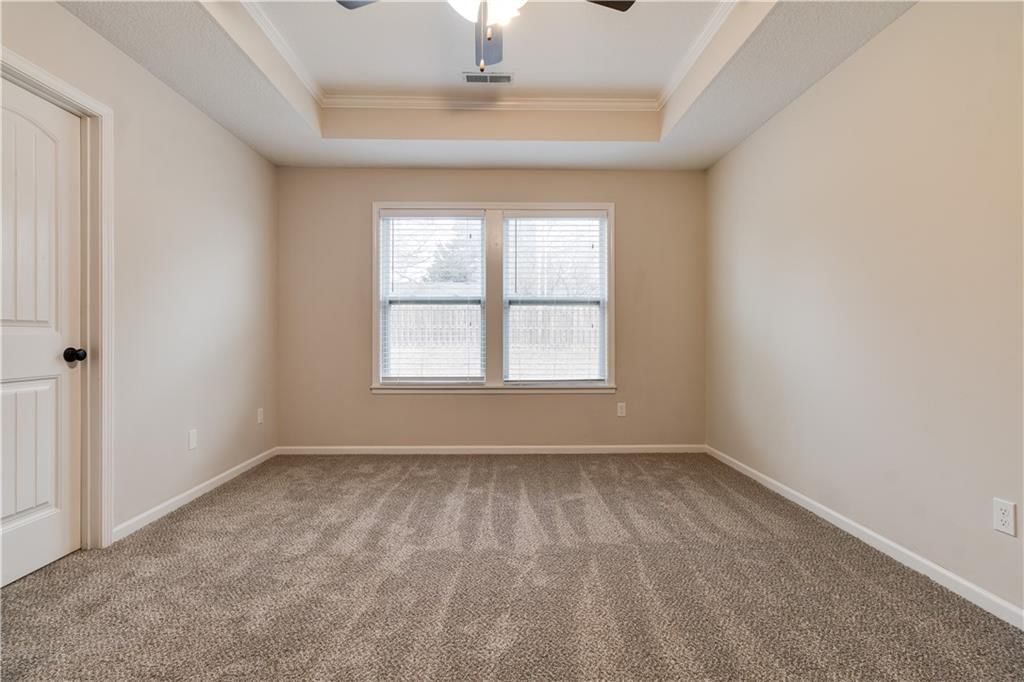 902 W 30th Street — photo 15
