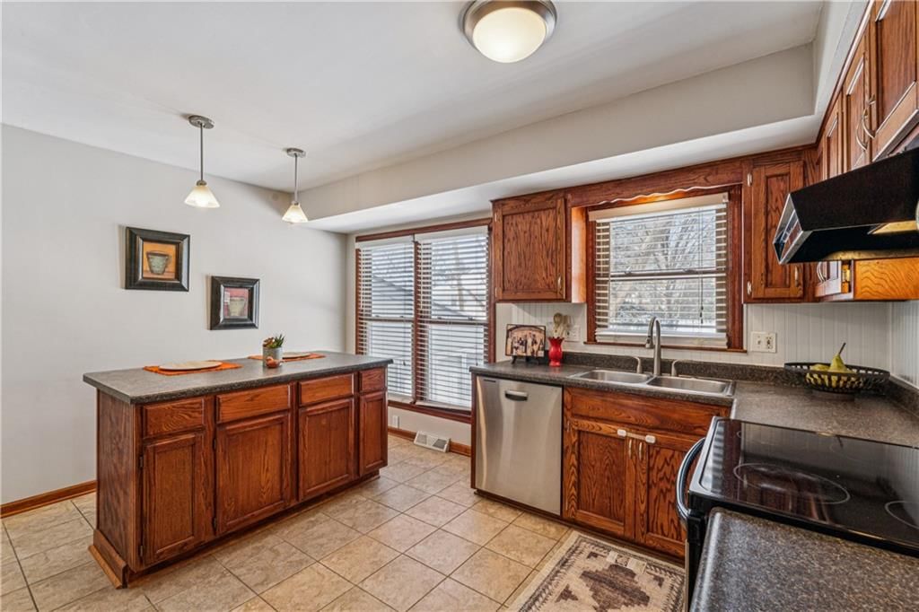 7920 Gillette Street — photo 13