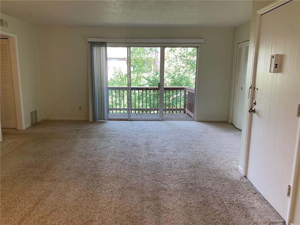 8604 Countryshire Lane, Kansas City, MO