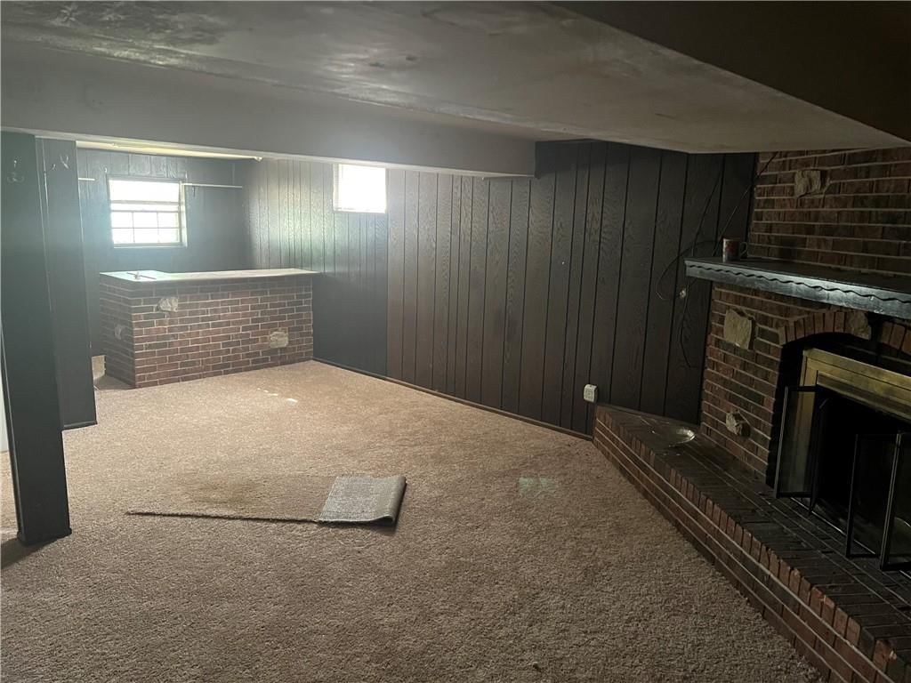 409 N Gilbert Street — photo 8