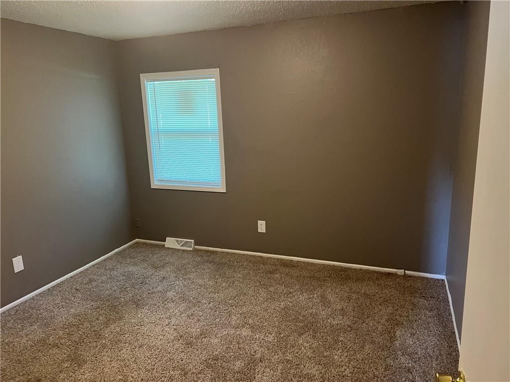 409 N Gilbert Street — photo 9