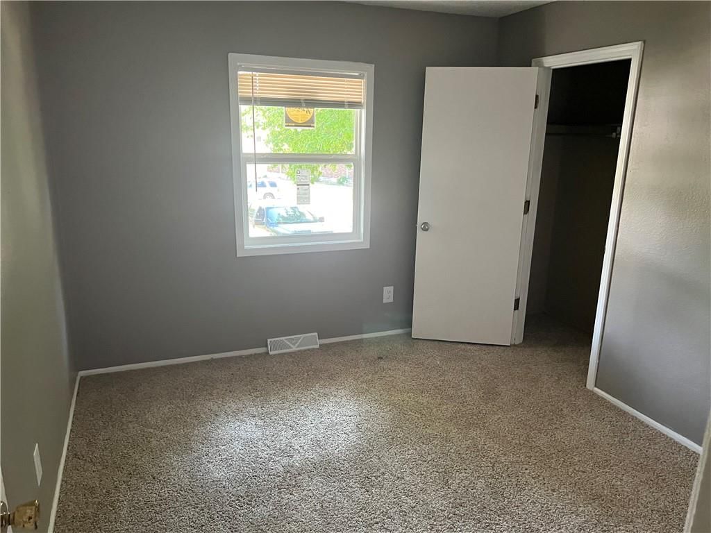 409 N Gilbert Street — photo 14