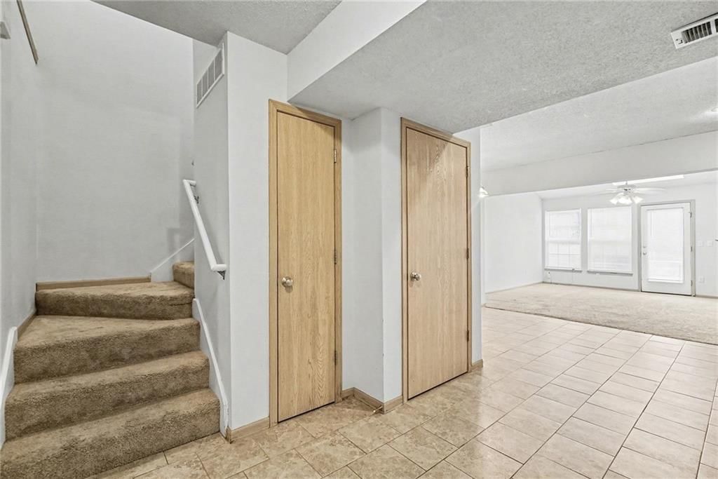 8147 N Lawn Avenue — photo 8