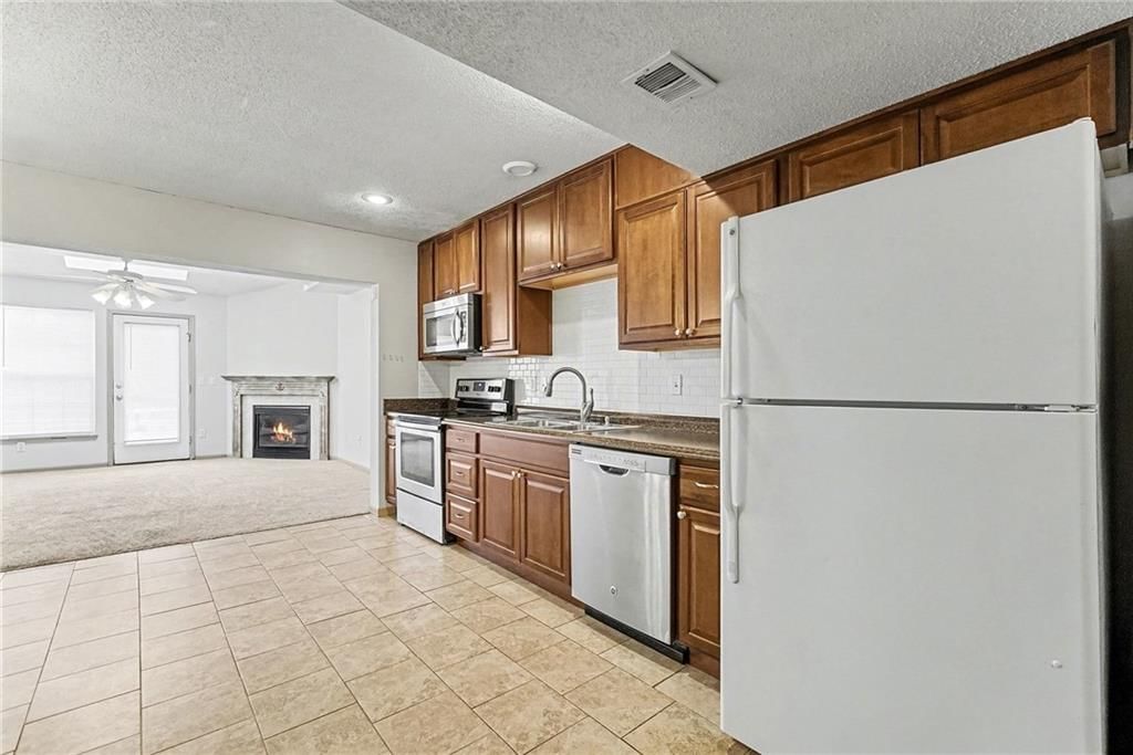 8147 N Lawn Avenue — photo 9