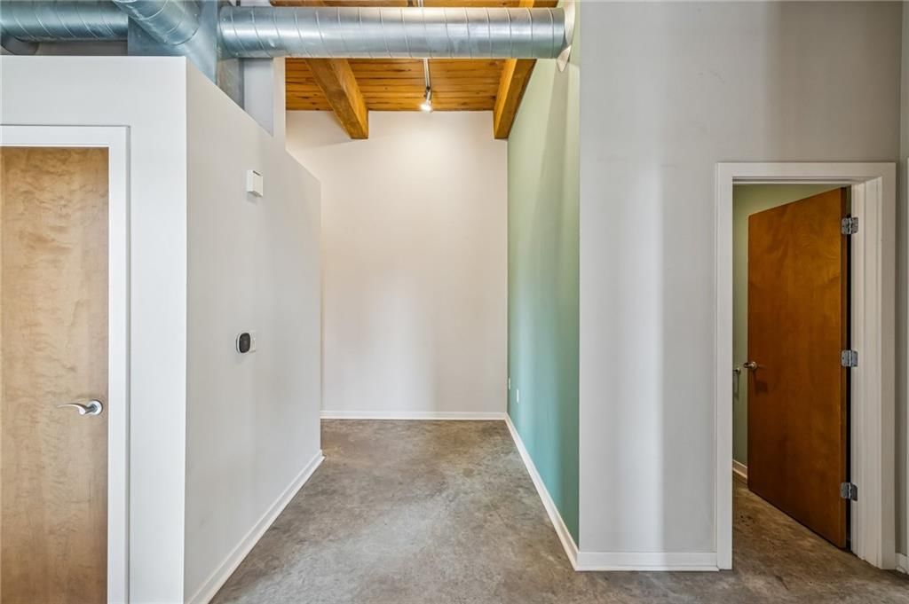 712 Broadway Boulevard — photo 10