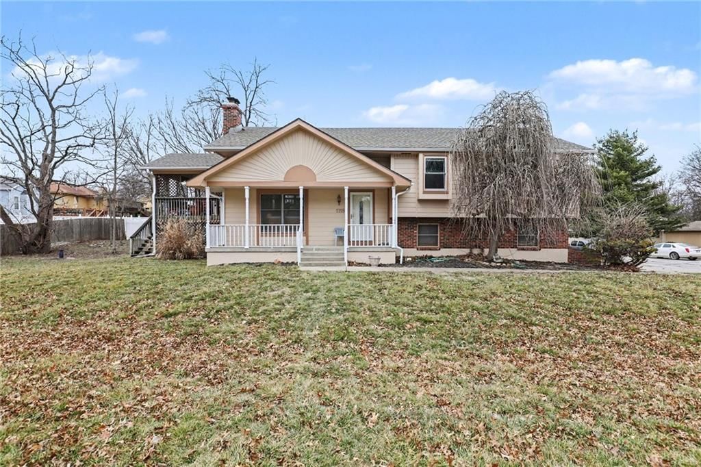 1118 NE Deerbrook Terrace — photo 3