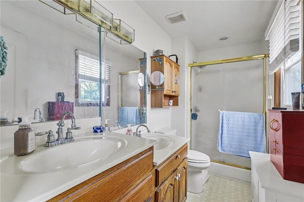 1118 NE Deerbrook Terrace — photo 17