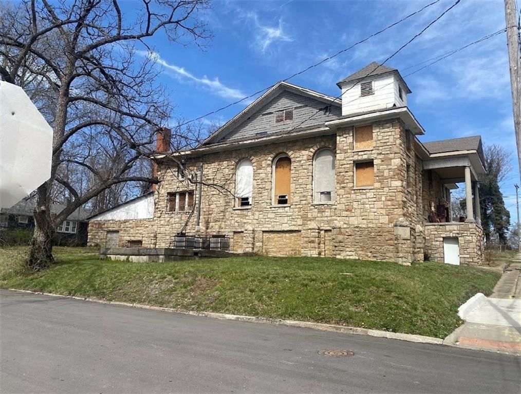 2830 N 17th Street — photo 2
