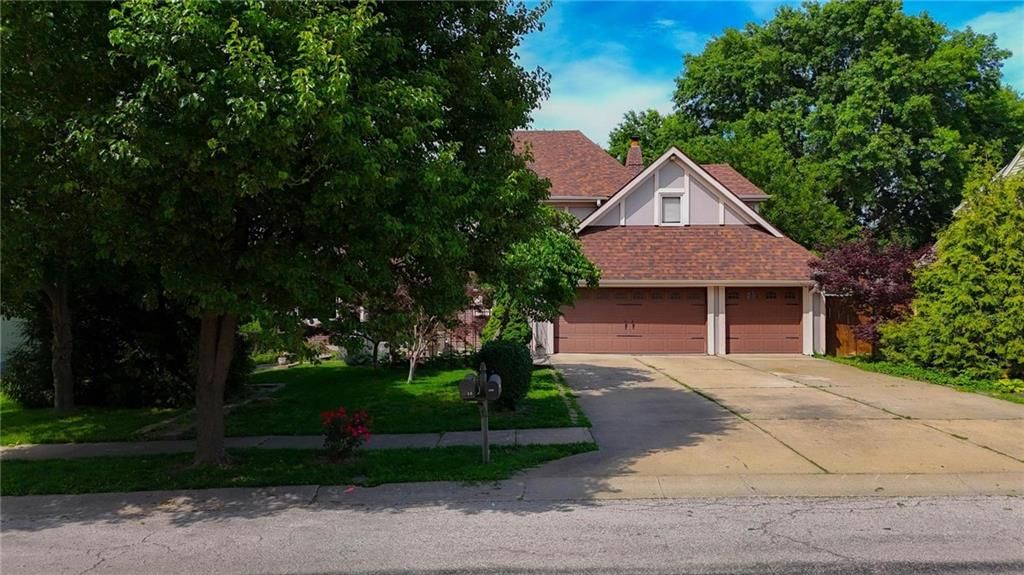4100 NE SHADY LANE Drive — photo 2