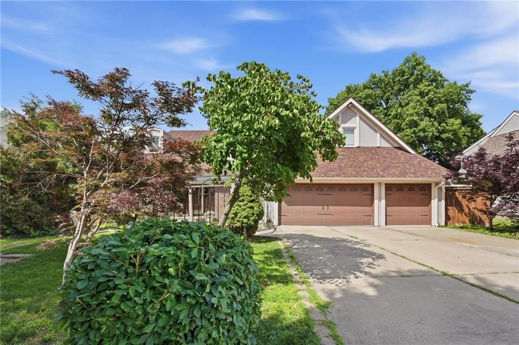 4100 NE SHADY LANE Drive — photo 3