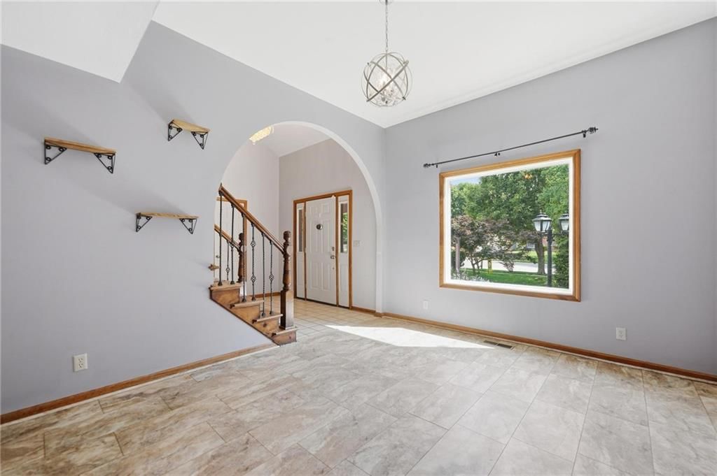 4100 NE SHADY LANE Drive — photo 10