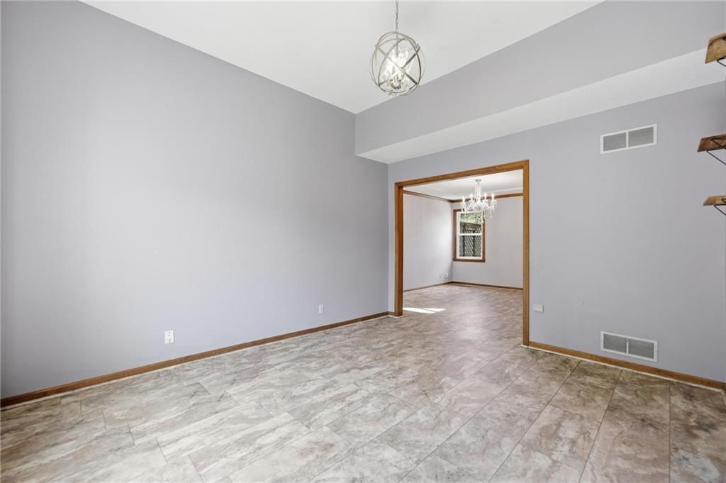 4100 NE SHADY LANE Drive — photo 11