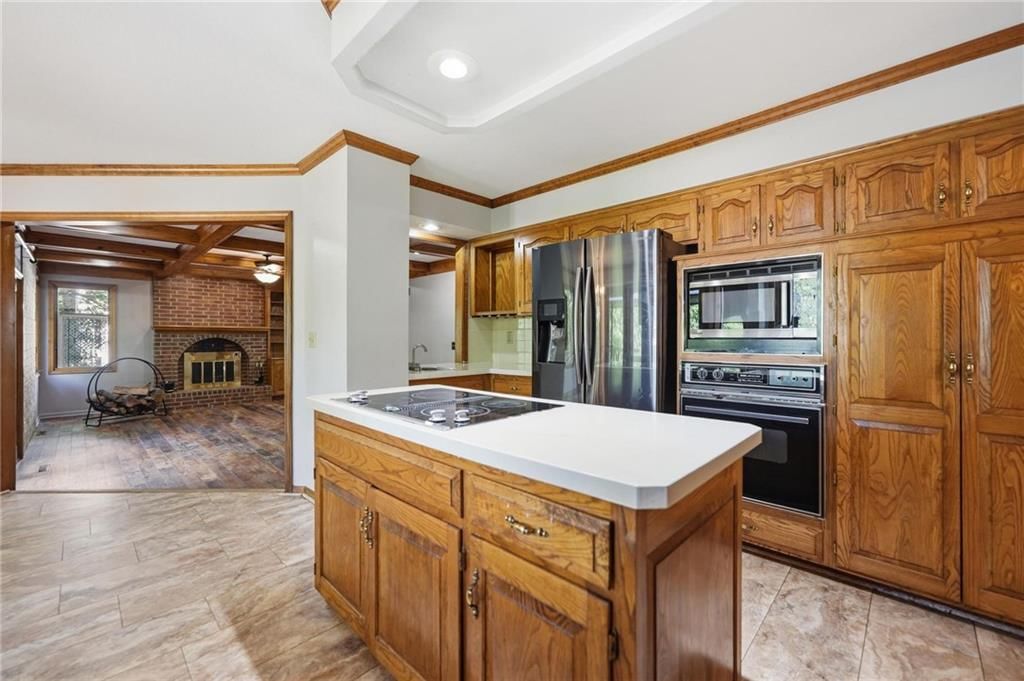 4100 NE SHADY LANE Drive — photo 18