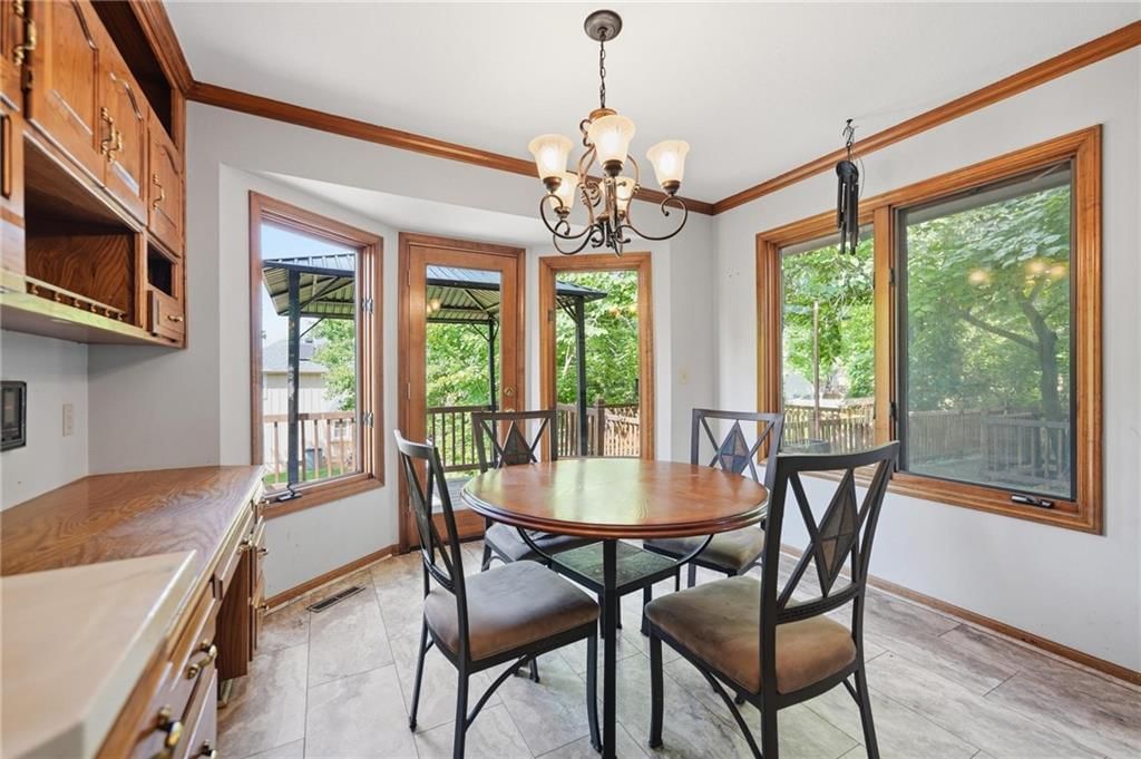 4100 NE SHADY LANE Drive — photo 19