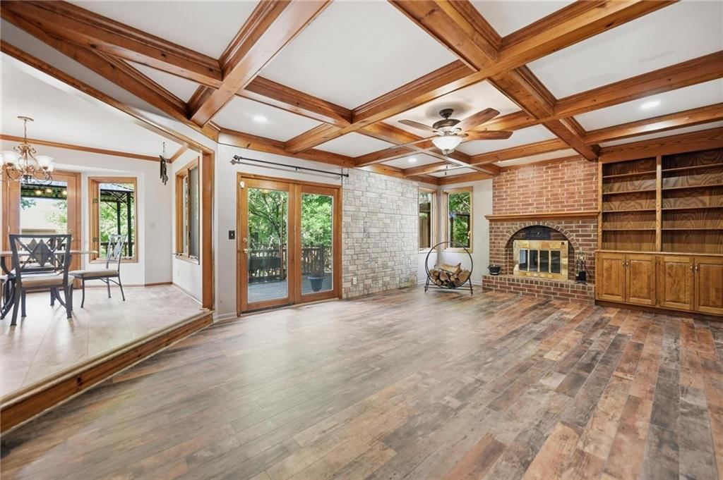 4100 NE SHADY LANE Drive — photo 22